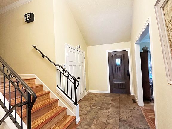 5th image of 2550 E Sparkleberry Lane