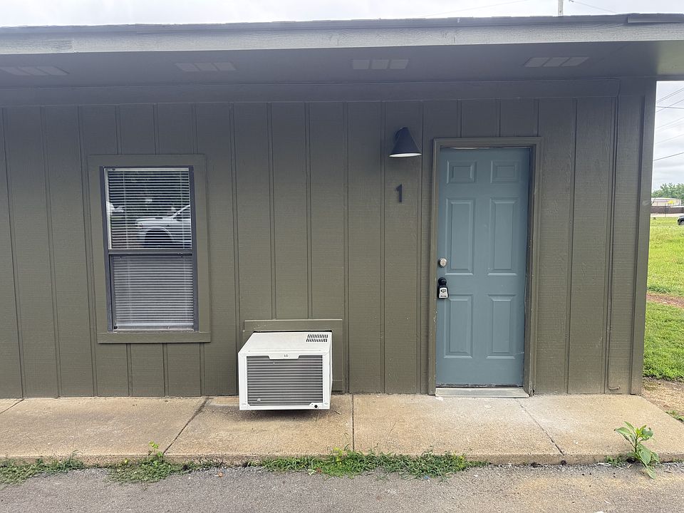 1st image of 1313 McNutt Rd #4