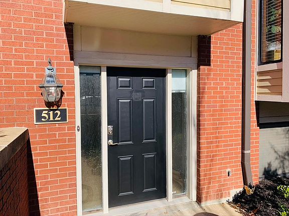 4th image of 512 W 10th St #512
