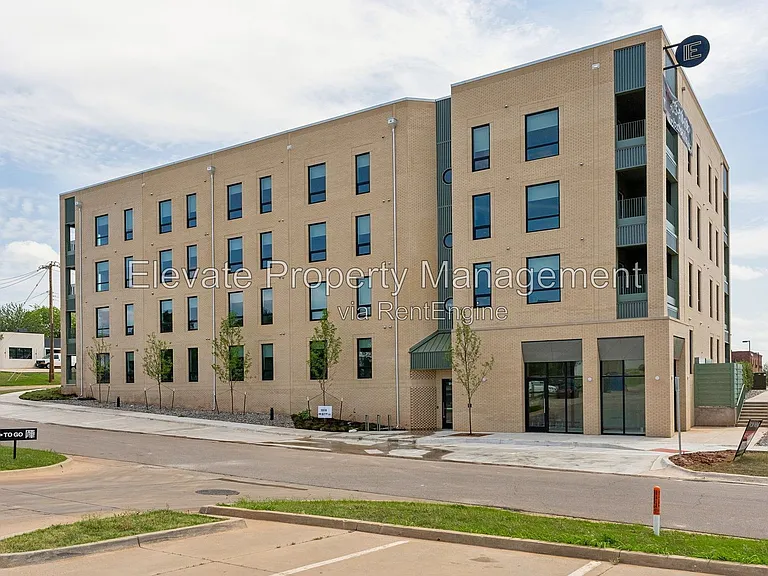 The E at 1016 NW 67th Street — Photo 40