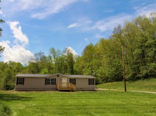 8265 Baker Rd, Frazeysburg, OH 43822