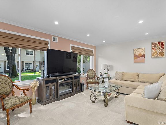 4th image of 236 Springmeadow Drive #B