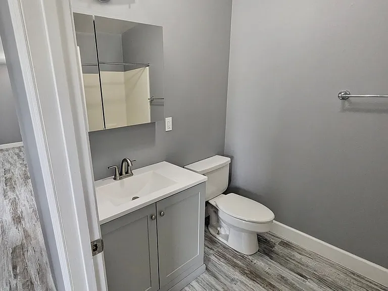 64 Howard St — Photo 12