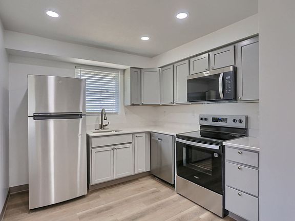 4th image of 153 Kathleen Dr APT 1