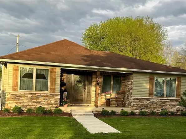 429 Dewey Ave, Newcomerstown, OH 43832