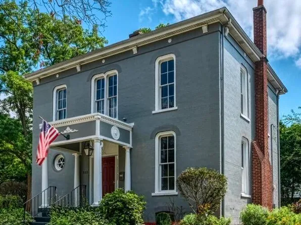 512 Franklin St, Valparaiso, IN 46383