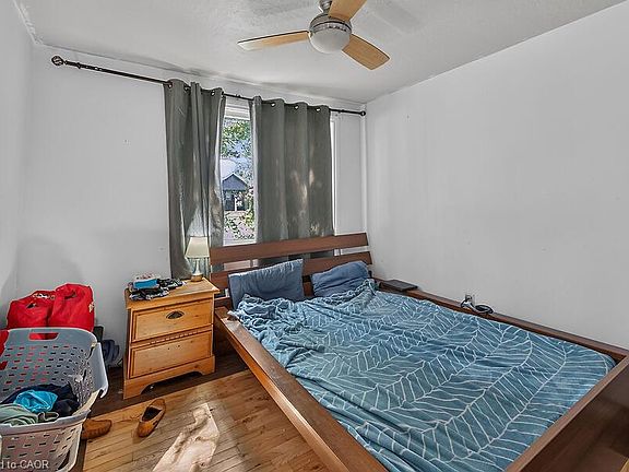 4th image of 576 Rosseau Rd