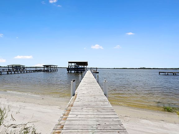 3rd image of 9030 Heckscher Dr