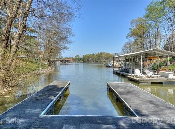 2nd image of 120 Manitoba Ln