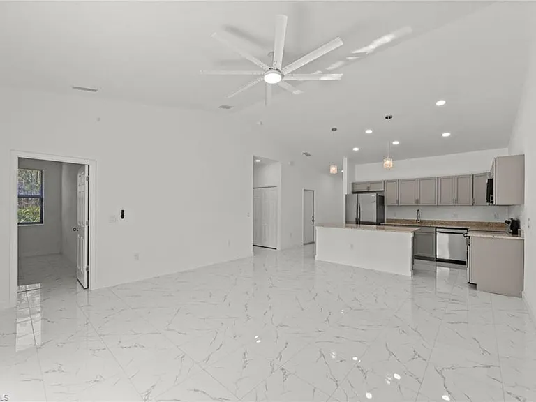 1940 Laverna Ave — Photo 13