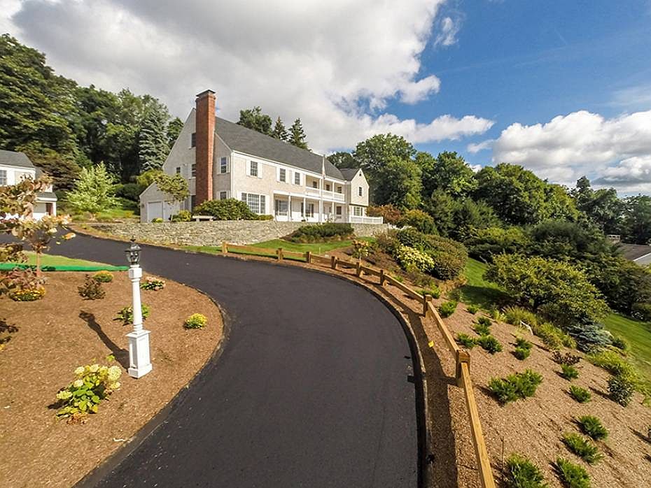 90 Stoner Dr, West Hartford, CT 06107 Zillow