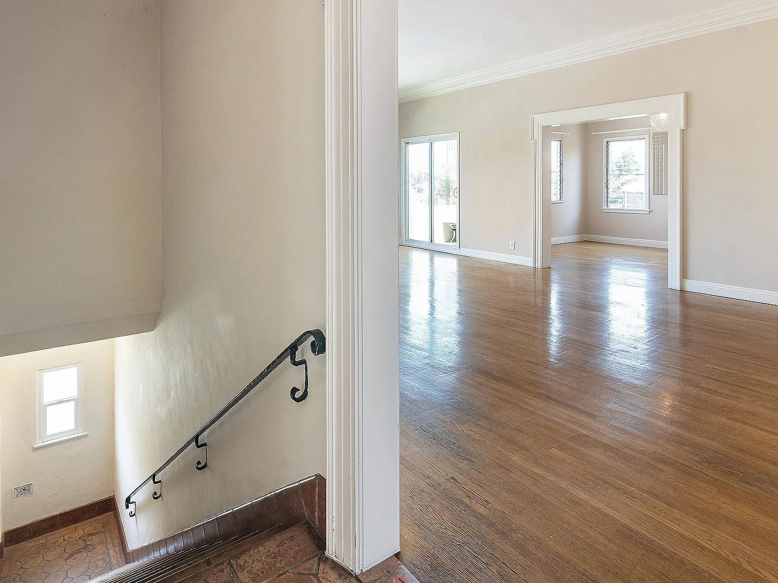 4 bed, 2350 sqft, $5,750 — Photo 3