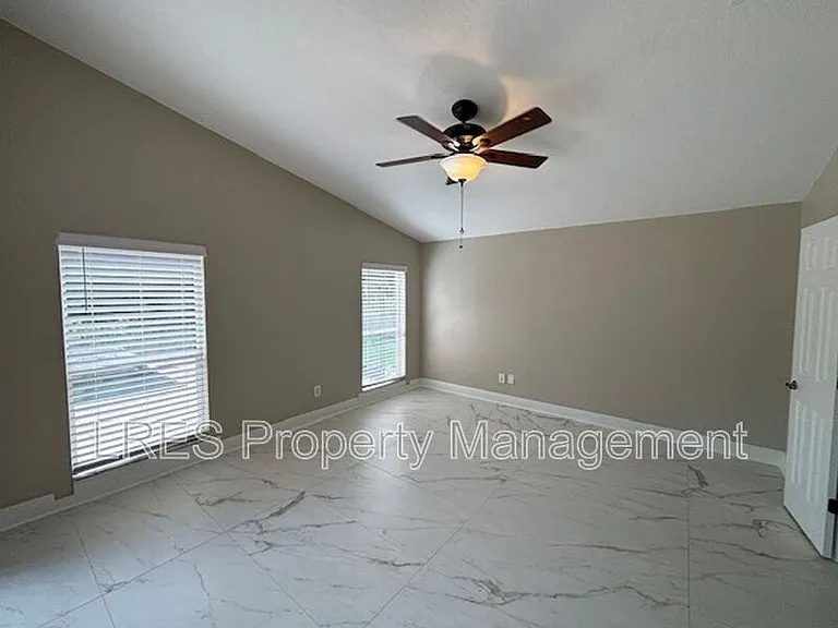 1028 Kerwood Cir — Photo 16