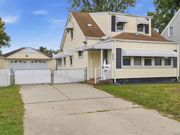 8425 Fenton St, Dearborn Heights, MI 48127