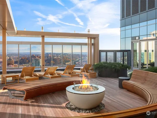 800 Columbia Street #2202, Seattle, WA 98104