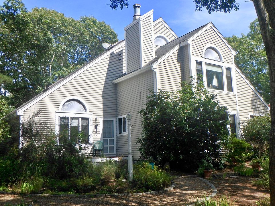 1st image of 3 N Meadow Ln