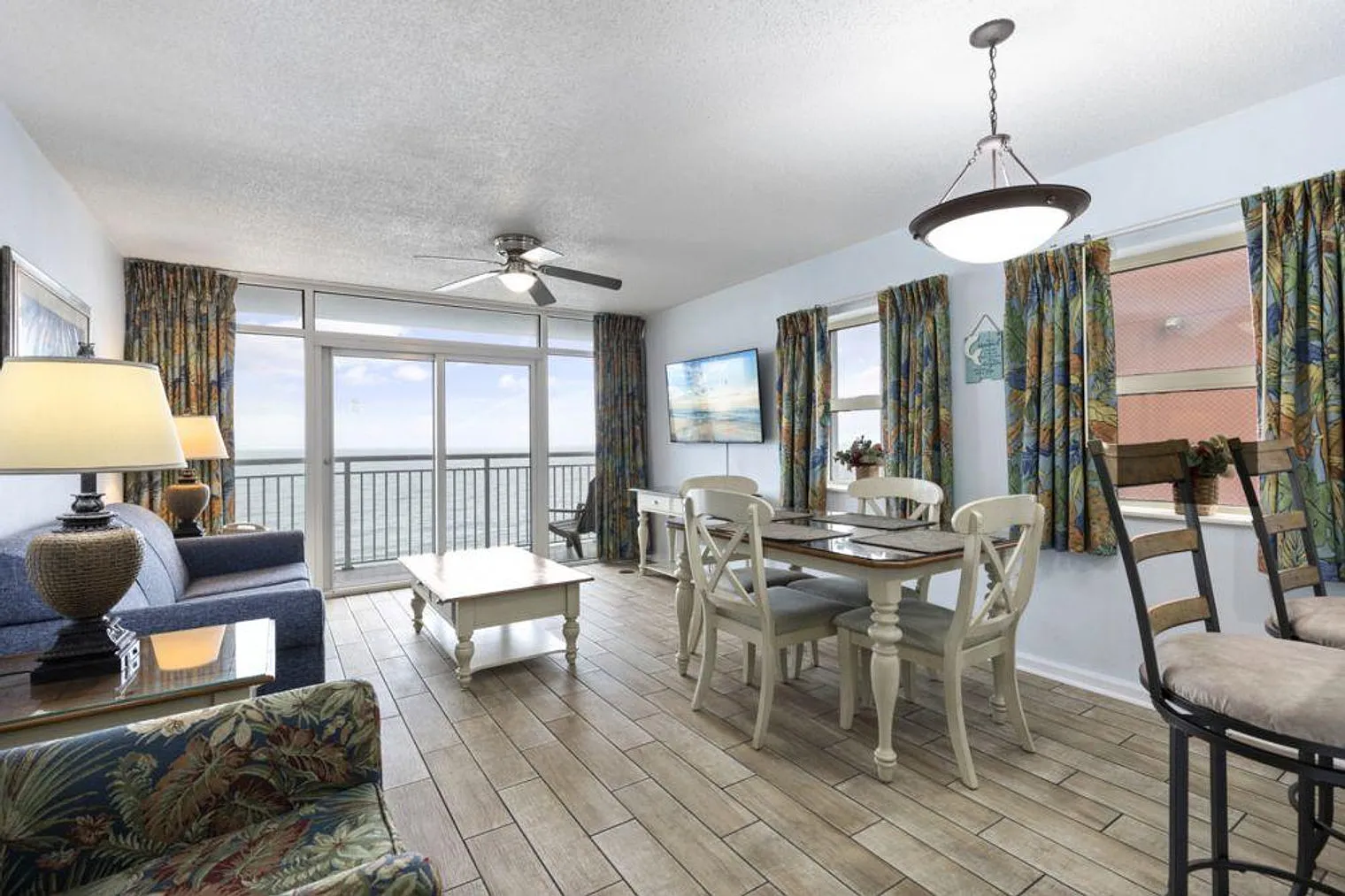 2 bed, 2.0 bath, 990 sqft, $4,553 — Photo 1