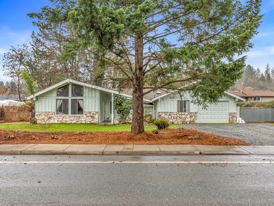 1151 SE Grandview Ave, Grants Pass, OR, 97527