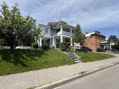 205 Lake Ave Photo 1