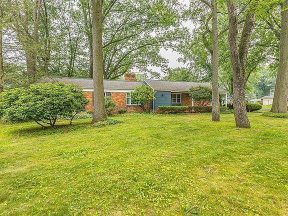3rd image of 45 Shire Oaks Dr