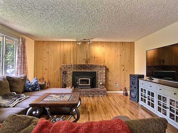 2nd image of 5901 NE Erin Way