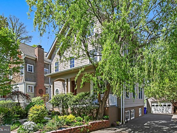 2nd image of 4609 Chestnut St