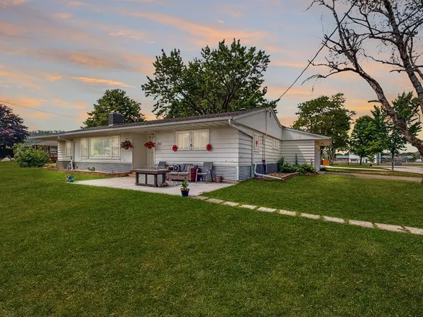 1202 S Oak St, Lake City, MN 55041