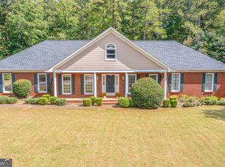 560 Saddle Crest Dr, Roswell, GA 30075