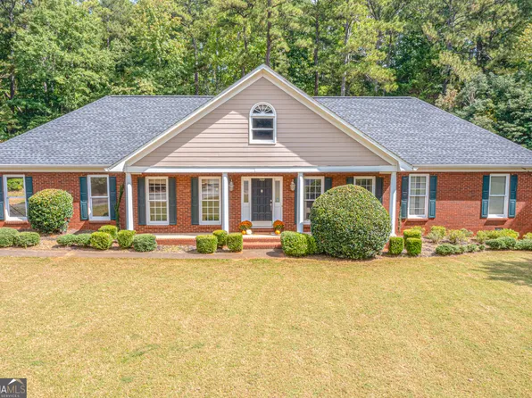 560 Saddle Crest Dr, Roswell, GA 30075