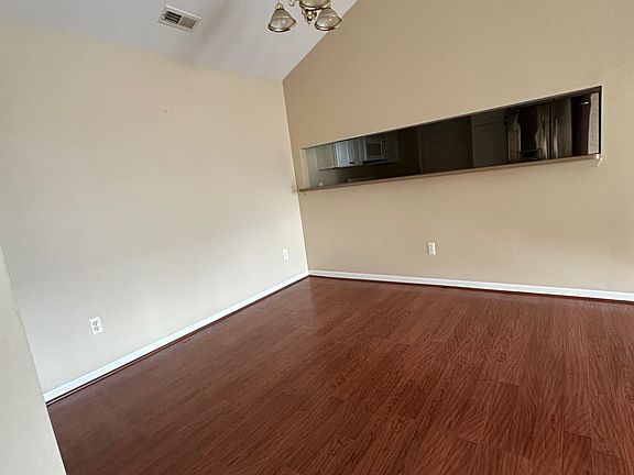 5th image of 22070 Fairlane Blvd