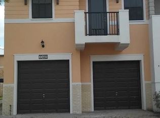 10448 NW 61st Ln, Doral, FL 33178