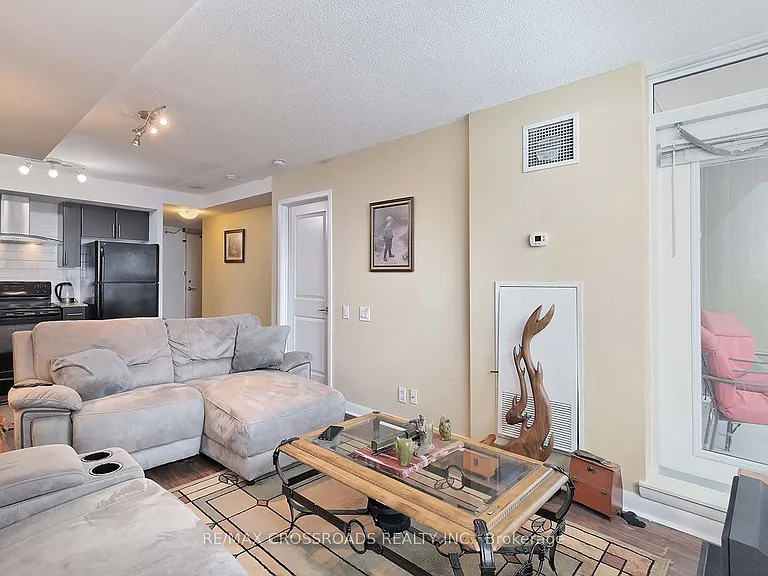 190 Borough Dr #2011 — Photo 7