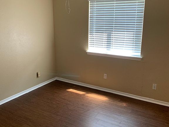 2nd image of 4020 Tacoma St