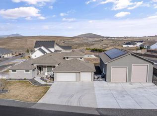 72103 E Grand Bluff Loop, Kennewick, WA 99338