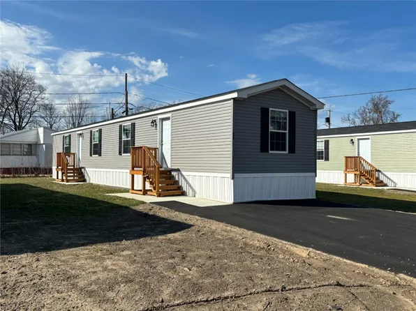 25 Ewald Dr, Rochester, NY 14625