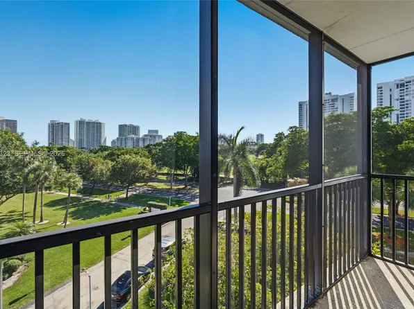 3401 N Country Club Dr APT 519, Aventura, FL 33180