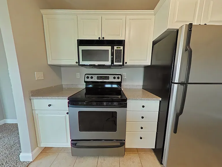 Delafield Lakes Apartments — Photo 89