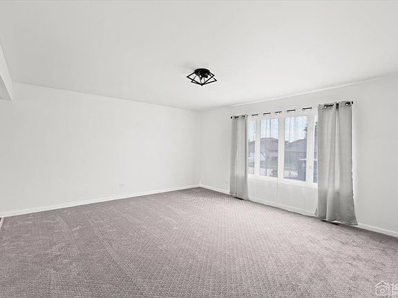 3rd image of 20112 Lake Park Dr