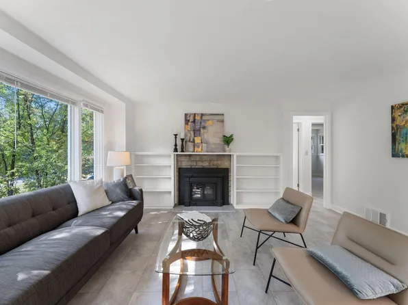 3516 Manor Dr, Golden Valley, MN 55422