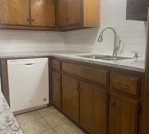 4th image of 3740 Windswest Ct