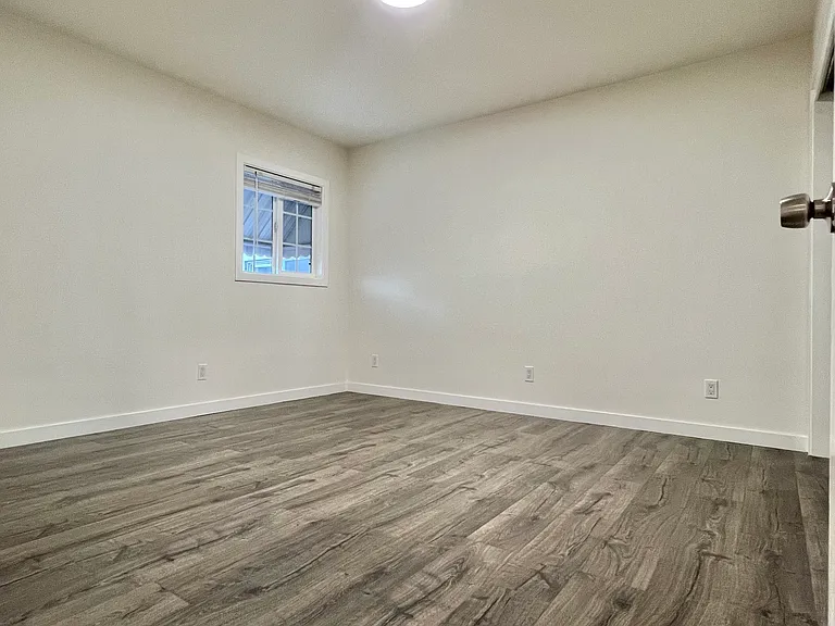 398 B St — Photo 9