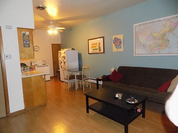 3rd image of 2266 S Kinnickinnic Ave #1