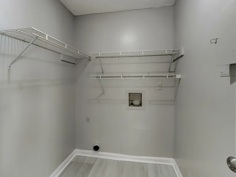 323 Farm Place Ct NE — Photo 3