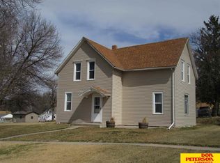 311 S 3rd St, Howells, NE 68641
