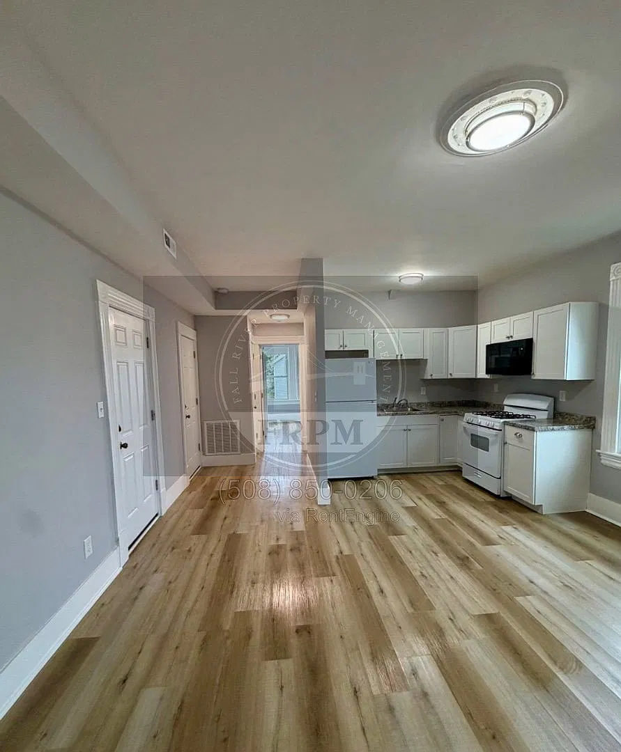 3 bed, 1.0 bath, $1,850 — Photo 2
