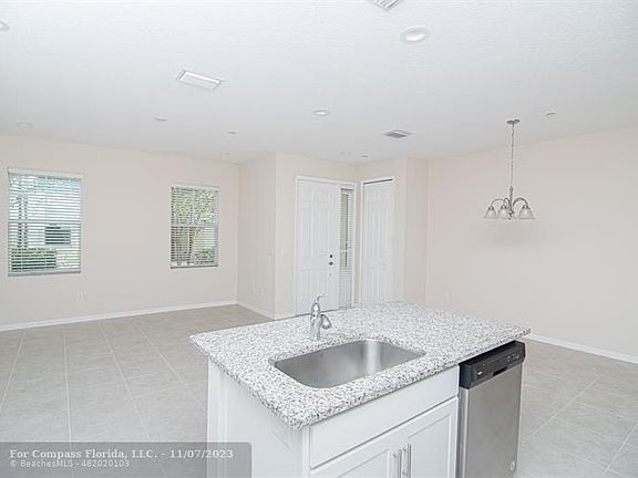 5th image of 14408 Emerald Place Way #15