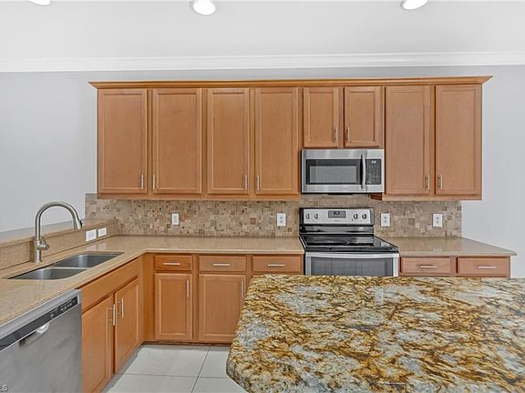 5th image of 2822 Inlet Cove LN W