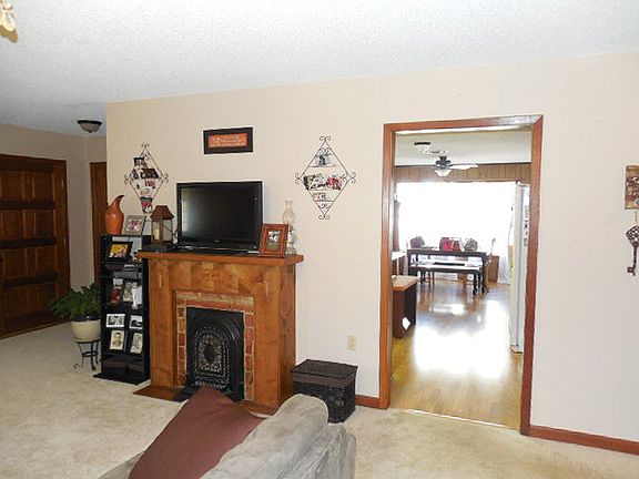 4th image of 119 S Peter St