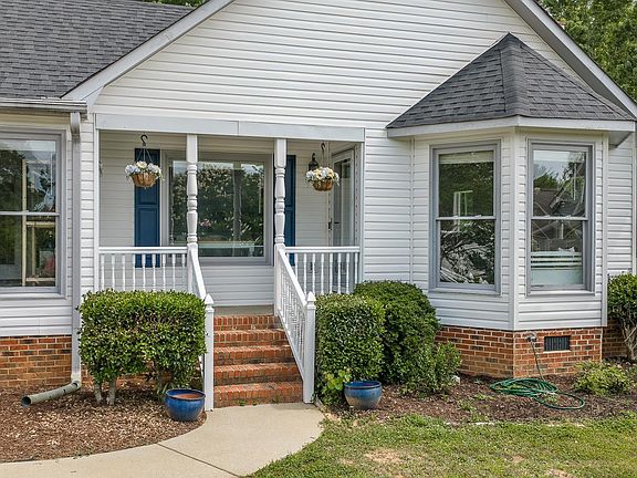 3rd image of 11 Heathfield Ct