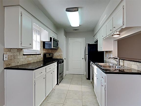 4th image of 13607 Stonehenge Dr